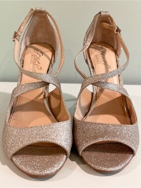 Jewel Badgley Mischka Glitter Heels Size 9 Gold Wedding Party Pumps